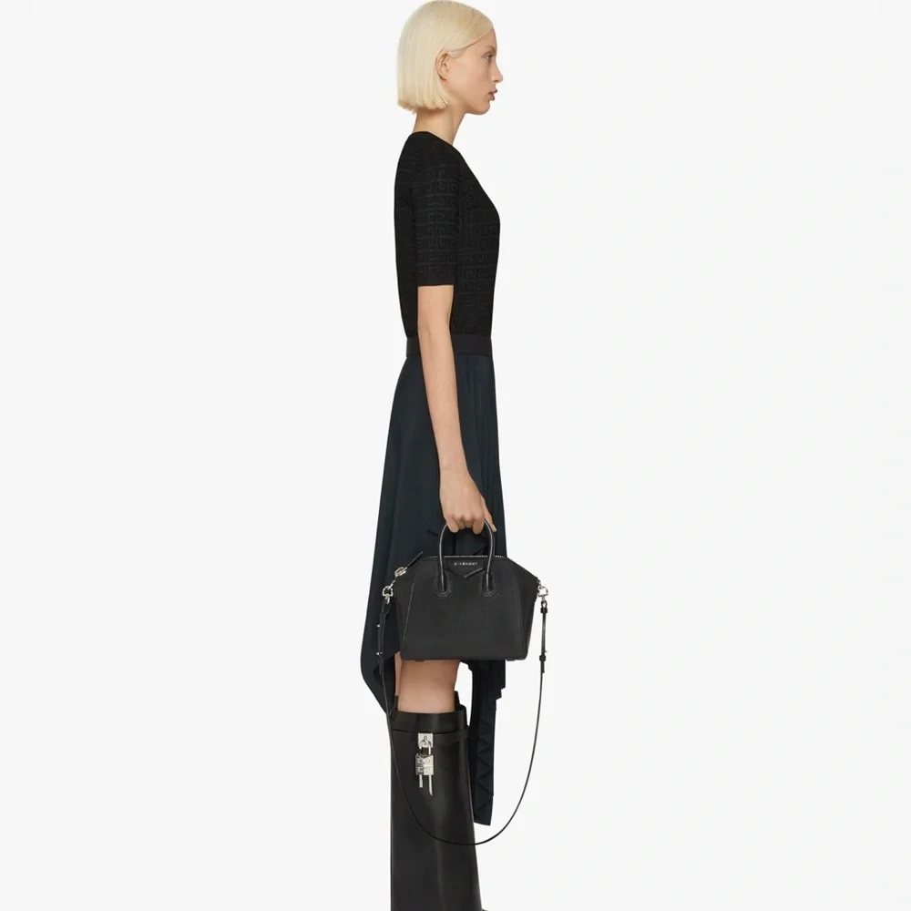 Givenchy Mini Antigona in Black Grained Leather - Picture 4 of 16